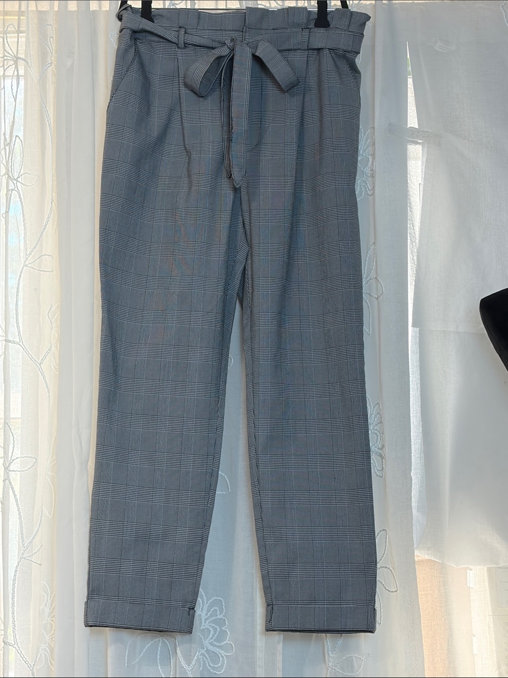 Women’s black and white Plaid Paperbag Waist Pants L
